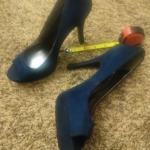 ✨️CANDIE'S 5" Yunnis Blue Suede Open Toe Heels Size 8 Excellent condition!